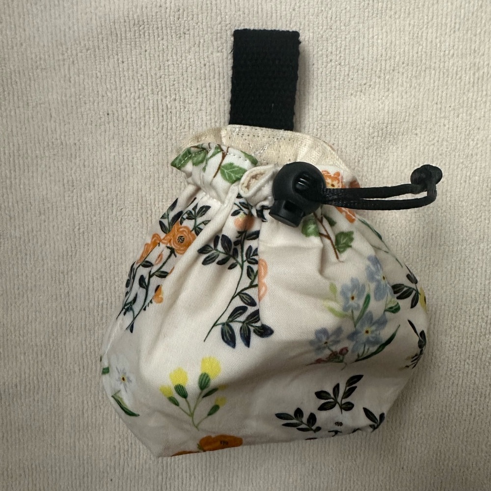 Floral Dog Treat Pouch with Toggle